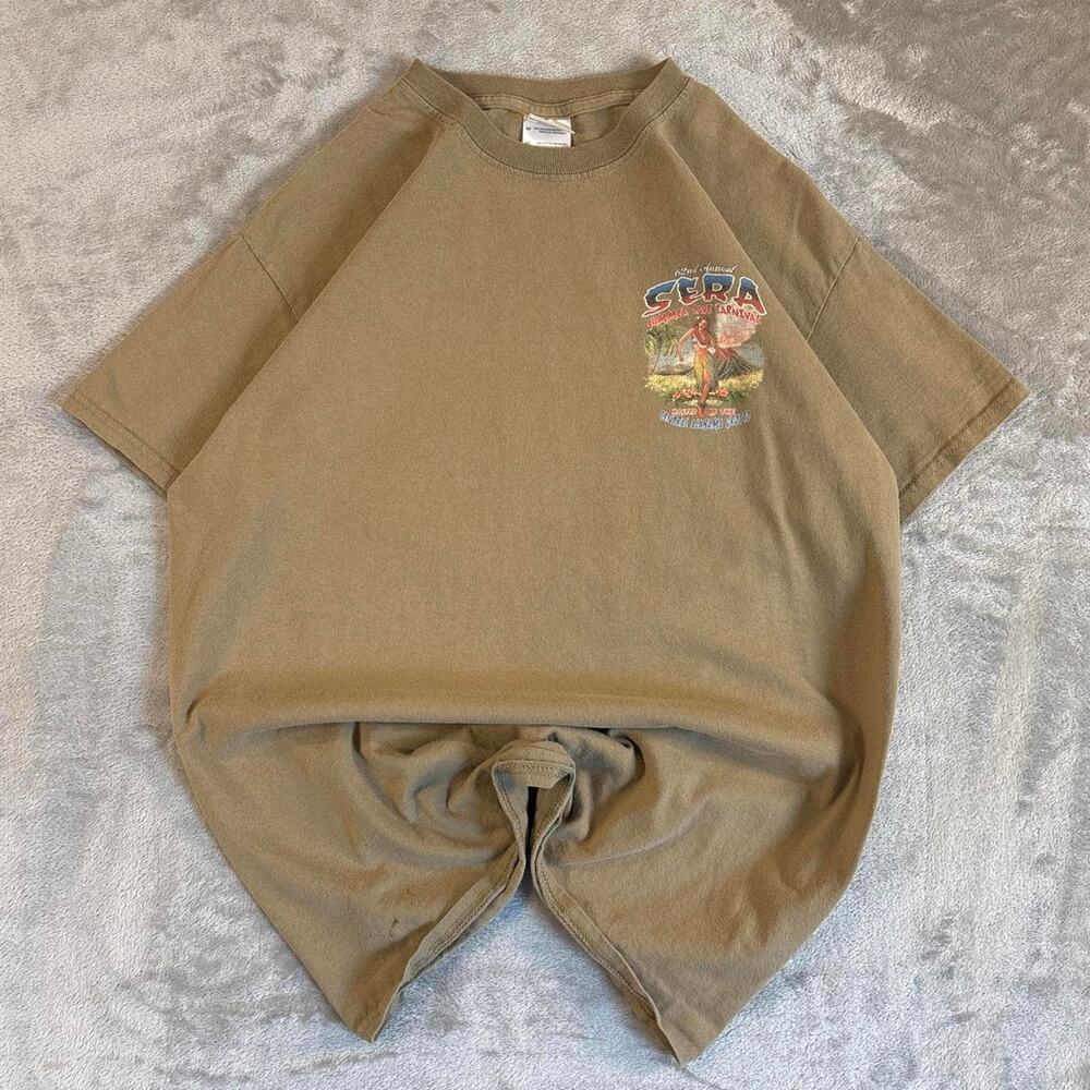 Y2K SERA Summer Cave Carnival Graphic T Shirt Mens Medium Brown Gildan